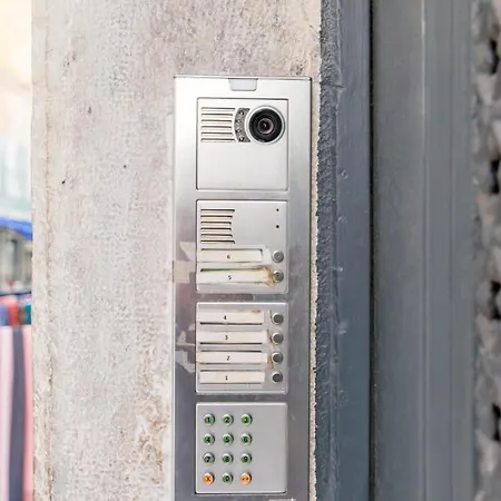 Center Iv ליסבון